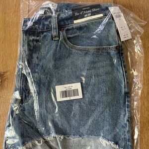 Abercrombie 4 inch CURVE LOVE Mom Short in medium wash-size 30